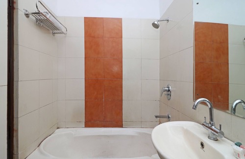 Rudrapur Hôtel | OYO 13161 King's Palace