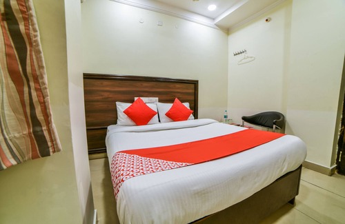 Khammam Hôtel | OYO 24288 Surya Teja Residency