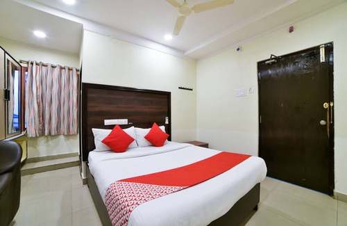 Khammam Hôtel | OYO 24288 Surya Teja Residency