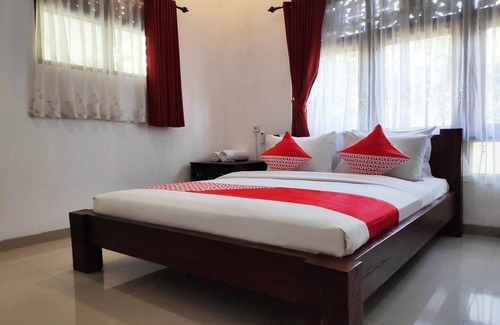 Mambal Hôtel | OYO 2607 Men Bebas Residence