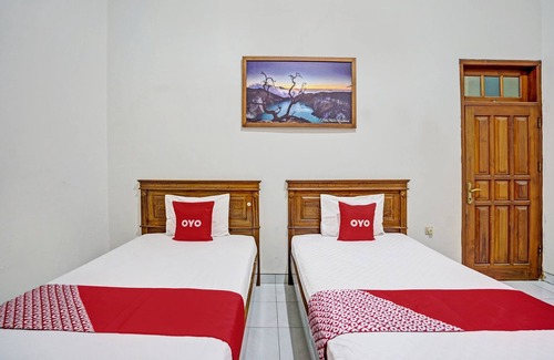 Banyuwangi Hôtel | OYO 2668 Villa Kusuma ResidenceNearRSI Fatimah Banyuwangi