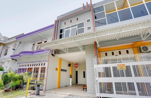 Lamongan Hôtel | OYO 3705 Orchid Family Residence
