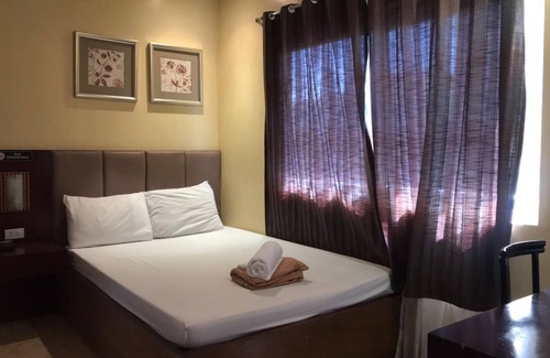 Barangay 16 Hôtel | OYO 762 Laurien Hotel