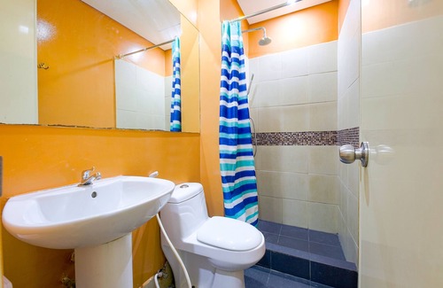 Makati Hôtel | OYO 769 Poblacion Suites Polaris