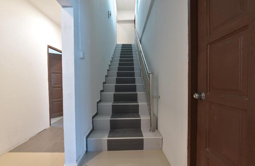 Rawang Hôtel | OYO 90889 Narasindo Cottage