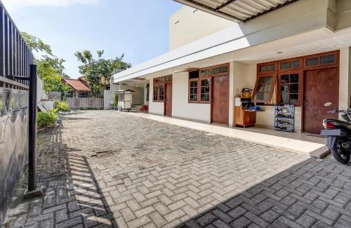 Waru Hôtel | OYO 91361 Benlin D'kost Syariah