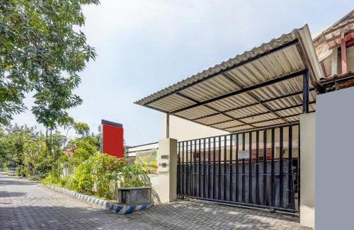 Waru Hôtel | OYO 91361 Benlin D'kost Syariah