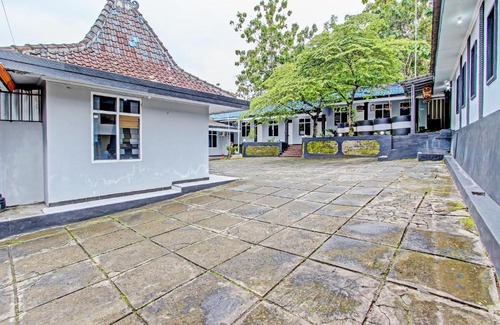 Wonogiri Hôtel | OYO 92287 Hotel Aji Mantoro