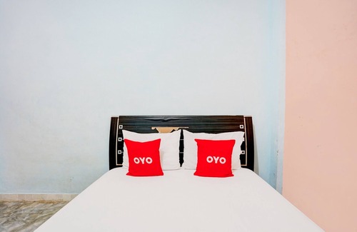 Gresik Hôtel | OYO 92887 Hotel Senja Syariah