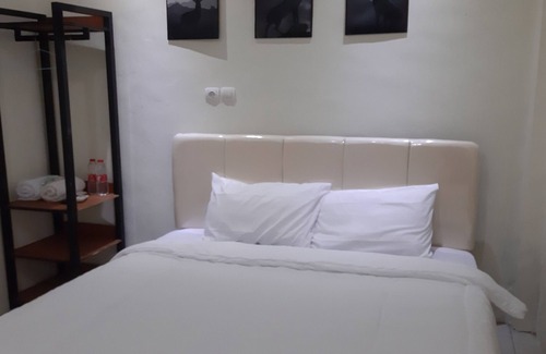 Sei Pinang Hôtel | OYO 93521 Wisma Flamboyan NearTaman Makam Pahlawan