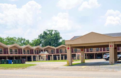 Opp Hôtel | OYO Hotel Opp AL, Floral Hwy