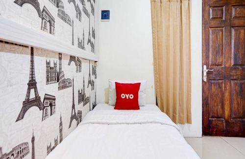 Surabaya Hôtel | OYO Life 90606 Glass House Citraland Syariah