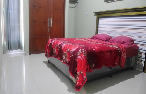 Prigen Hôtel | OYO Life 90646 Villa Karsinem Pasuruan