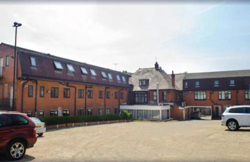 Luton Hôtel | OYO The Luton Hotel