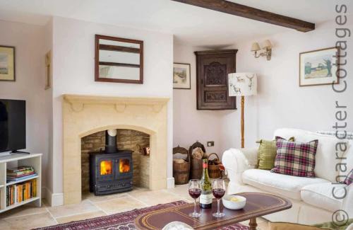 Bourton Maison | Oyster Barn