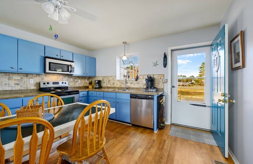 Deep Hole Maison | Oyster Bay Hideaway on Chincoteague Island!