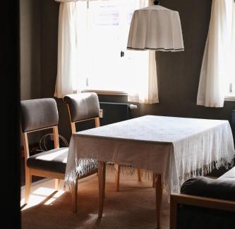 Poessneck Appartement | Pößnecker Werkstätten -Tessenow Wohnung