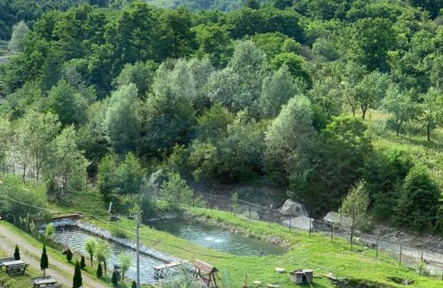 Izvoarele Maison | Păstrăvăria Crasna Bogiri