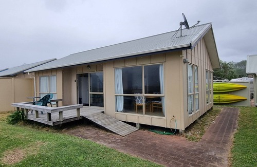 Kennedy Bay Maison | Pūkeko Retreat- Beachfront