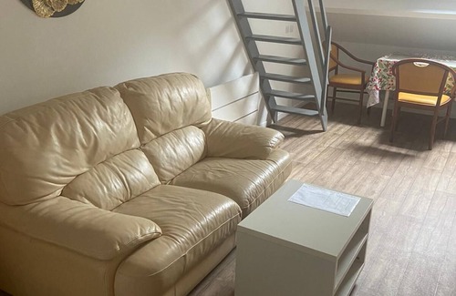 La Ferte-Gaucher Appartement | P1 studio, à 5 minutes du super U à pied, à 10 minutes du centre-ville à pied.