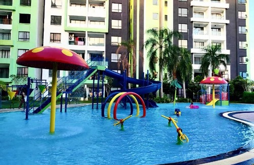 Kampung Kuala Pari Appartement | P2 PineIpoh Waterpark homestay - pool view