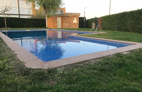 Albons Maison | Paceful maison design unique avec piscine et jardin à 5min des plages.