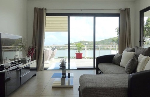 Vitet Appartement | Pacha Apt with Terrace and Panoramic Views!