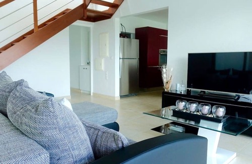 Vitet Appartement | Pacha Apt with Terrace and Panoramic Views!