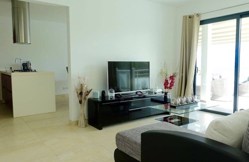 Vitet Appartement | Pacha Apt with Terrace and Panoramic Views!