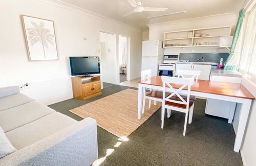 Bargara Appartement | Pacific Sun ~ Two-Bedroom Apartment ~ by the beach