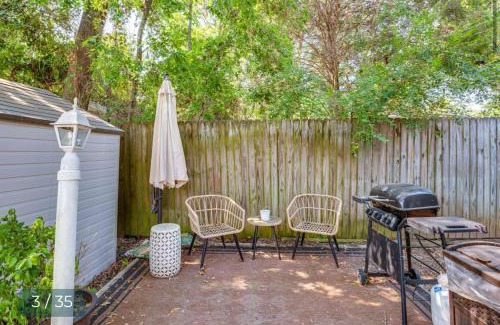Canton Maison | Pack N Play Walk to Downtown Pet Friendly