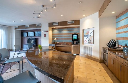 Astrodome Appartement | Packhouse 3 Perfect for Long Term Stays