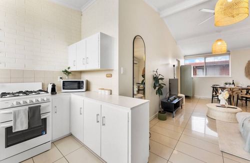 Glenelg South Appartement | Pad Off Pier - 2BR, Wifi