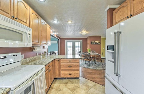 Lunenburg Maison | Paddlers Paradise on Hickory Hills Lake!