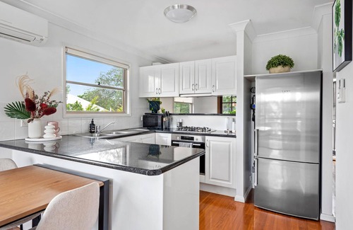 Paddington Maison | Paddo Central ~ 4Bed/2Bath/1Car/CBD Views ~ House