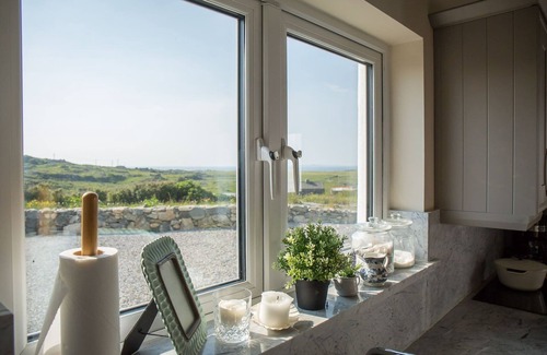 Ballyconneely Chalet De Ski | Paddy Carroll's Cottage where one can relax unwind