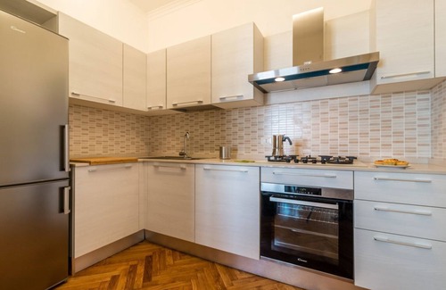 Historic Centre Appartement | PADOVA TOWER 13TH FLOOR CITY VIEW BORA