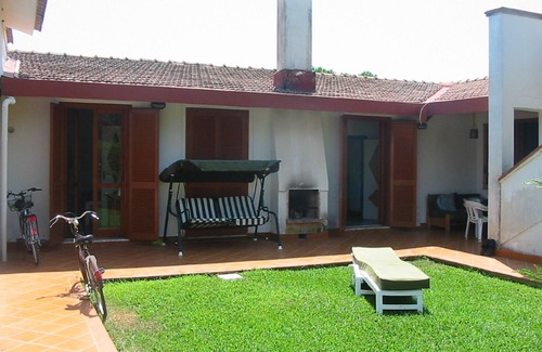 Laura Villa | Paestum: Villa dans parc avec jardin, piscine 1/6 -15/9 et terrain de football