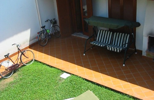 Laura Villa | Paestum: Villa dans parc avec jardin, piscine 1/6 -15/9 et terrain de football