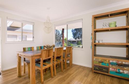 Culburra Beach Maison | Pagoda at Culburra I Pet Friendly I Newly Renovated