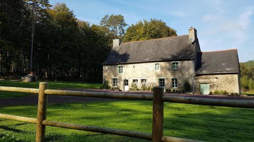 Paimpont Maison | Paimpont: Gîte de la Haute Fenderie
