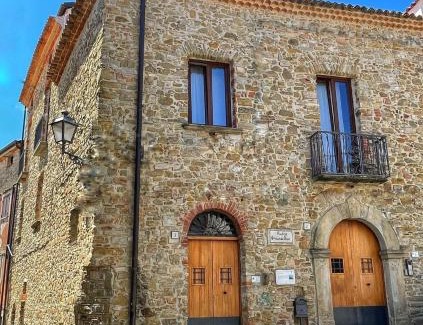 Ogliastro Cilento Appartement | Palazzetto Longobardi