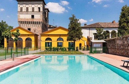 Torre Pallavicina Maison | Palazzo Barbò Retraite moderne