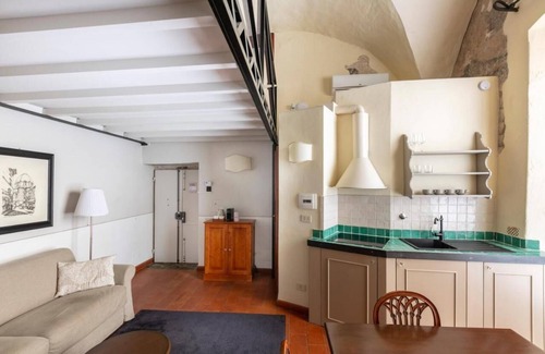 Santo Spirito Appartement | PALAZZO BOTTICELLI by Ponte Vecchio, several units!