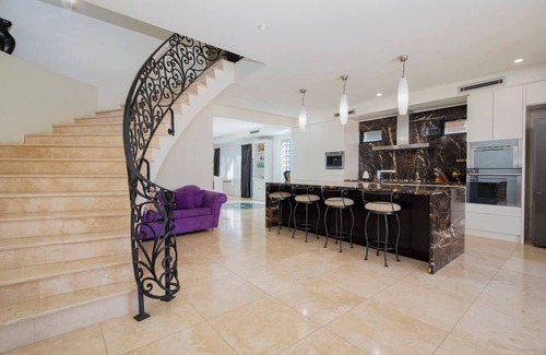 Tighes Hill Maison | Palazzo Paradiso Mediterranean inspired Elegance