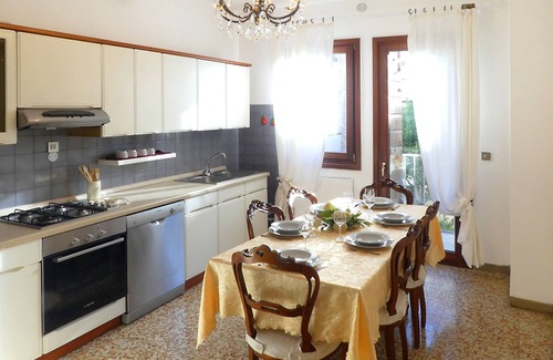 Treviso Appartement | 'Palazzo Rossi' Apartment 1A dans la vieille ville avec balcon, parking gratuit et WiFi