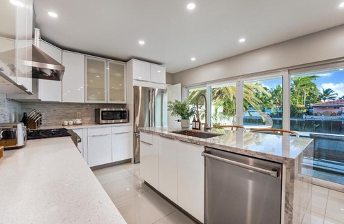 Survey Creek Maison | Palisades by JadoreLuxe l Oasis Pool and Waterview