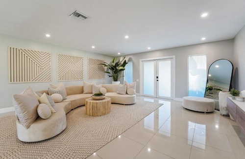 Survey Creek Maison | Palisades by JadoreLuxe l Oasis Pool and Waterview