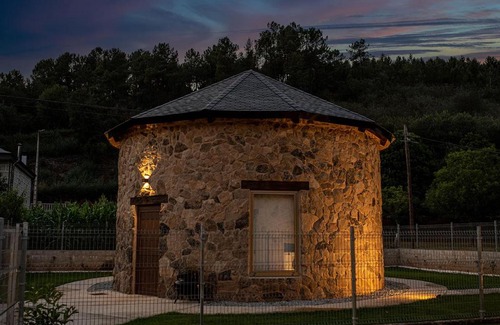 Laza Maison | Pallozas Turísticas Ridicodias - A Vieira