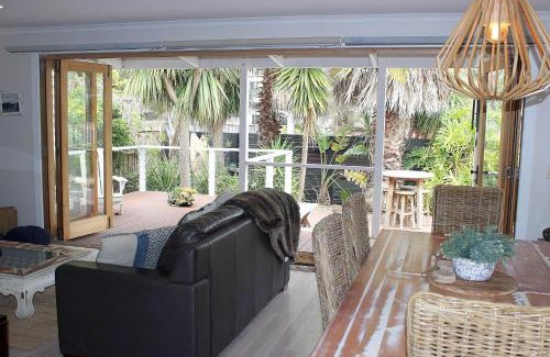 Sunset Strip Maison | Palm Breeze at Sunset Strip